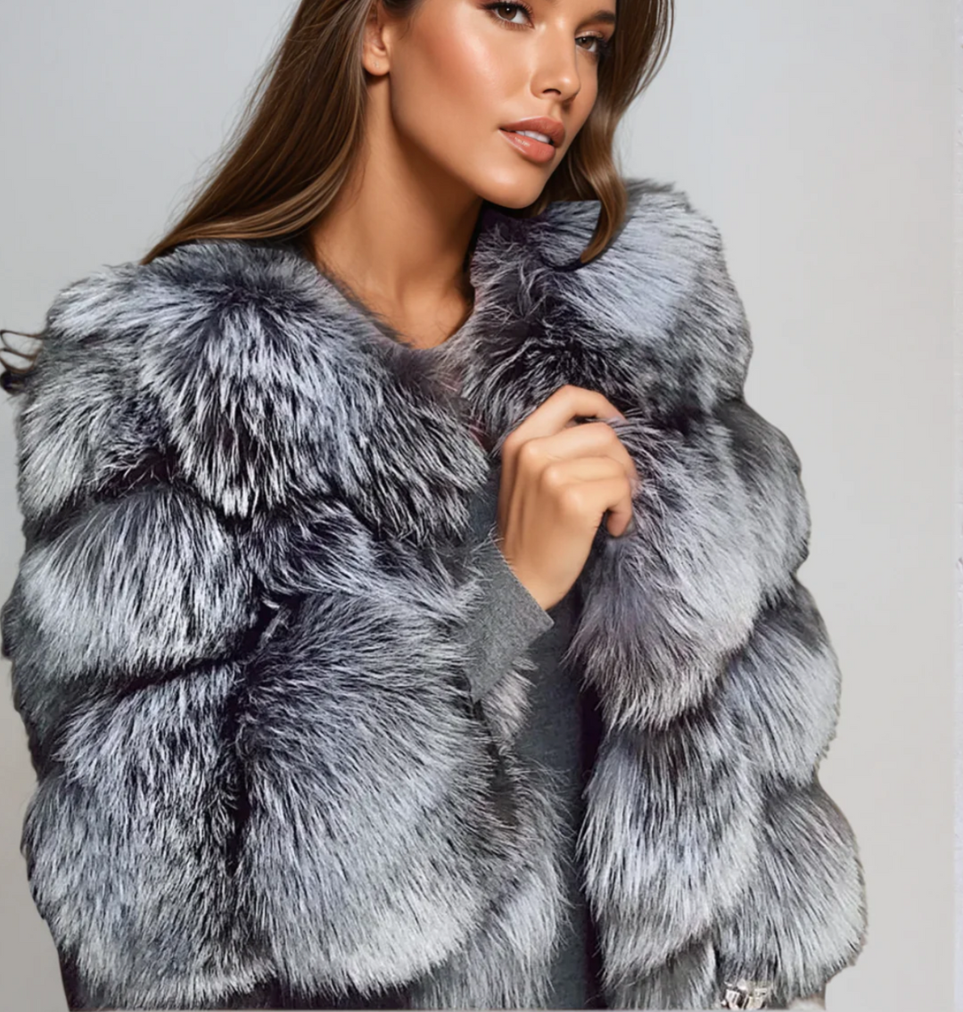 Stefania - Cappotto in Pelliccia Sintetica Elegante